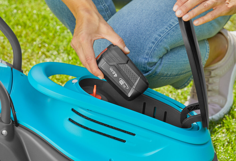 Zestaw GARDENA Ładowarka AL1830 CV + akumulator 18V 4.0Ah 14908-20 lekka konstrukcja akumulatora 500 g niewielkie wymiary 125 x 85 x 75 mm