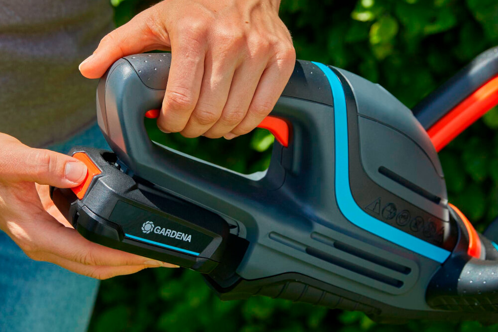 Nożyce do żywopłotu GARDENA ComfortCut 60-18V P4A 14731-55 akumulatorowe technologia akumulatorowa pelna swoboda ruchu wysokiej jakosci akumulator seria POWER FOR ALL 18 V