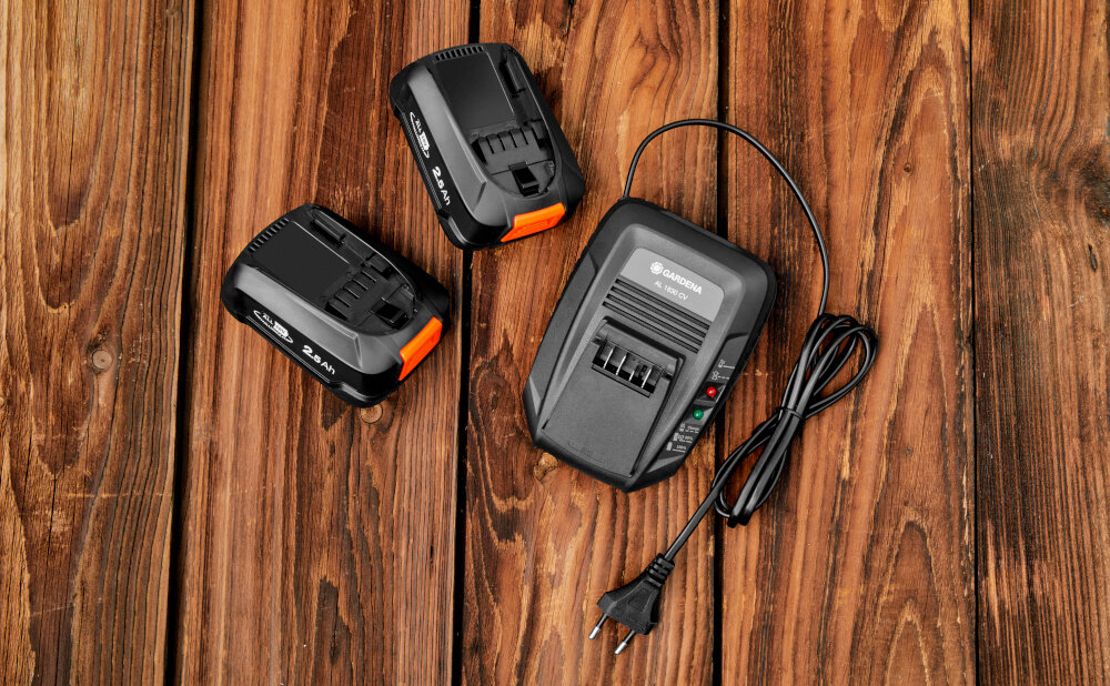 Ładowarka GARDENA P4A AL 1830 CV 14901-20 wyswietlacz LED informacja o biezacym stanie ladowania