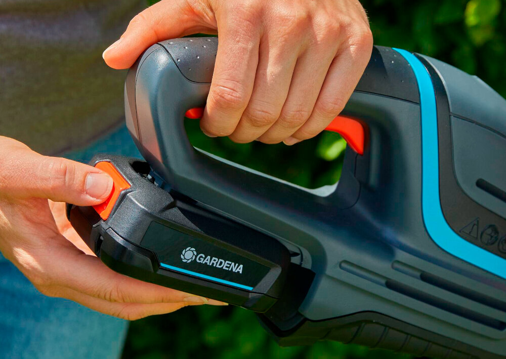 Nożyce do żywopłotu GARDENA ComfortCut 50-18V P4A 14730-55 akumulatorowe technologia akumulatorowa pelna swoboda ruchu wysokiej jakosci akumulator seria POWER FOR ALL 18 V czas dzialania okolo 135 minut okolo 450 m2 zywoplotu