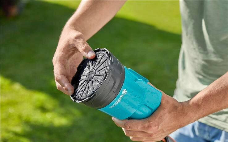 Akumulatorowa pompa zanurzeniowa do czystej wody 2000/2 18V P4A-filt-praca-bez-zaklocen-wylapuje-zabrudzenia