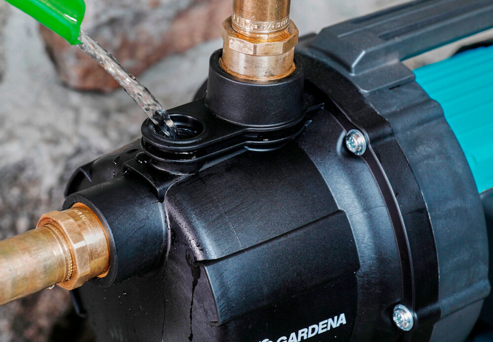 Hydrofor do wody GARDENA 3700-4 09023-20 elektryczny duzy zbiornik pojemnosc 19 litrow praca w krotkich cyklach pobor wody z glebokosci do 7 metrow