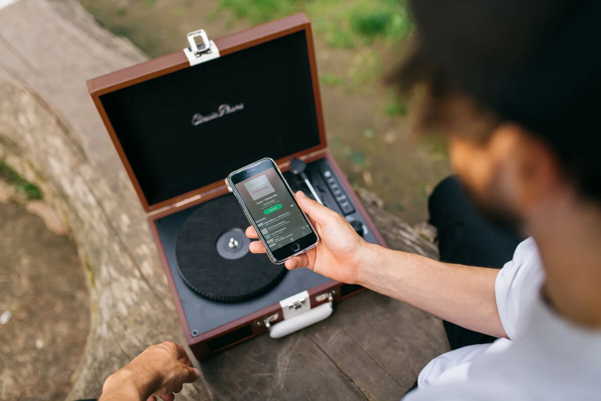 Gramofon LENCO TT-120 - łączność
