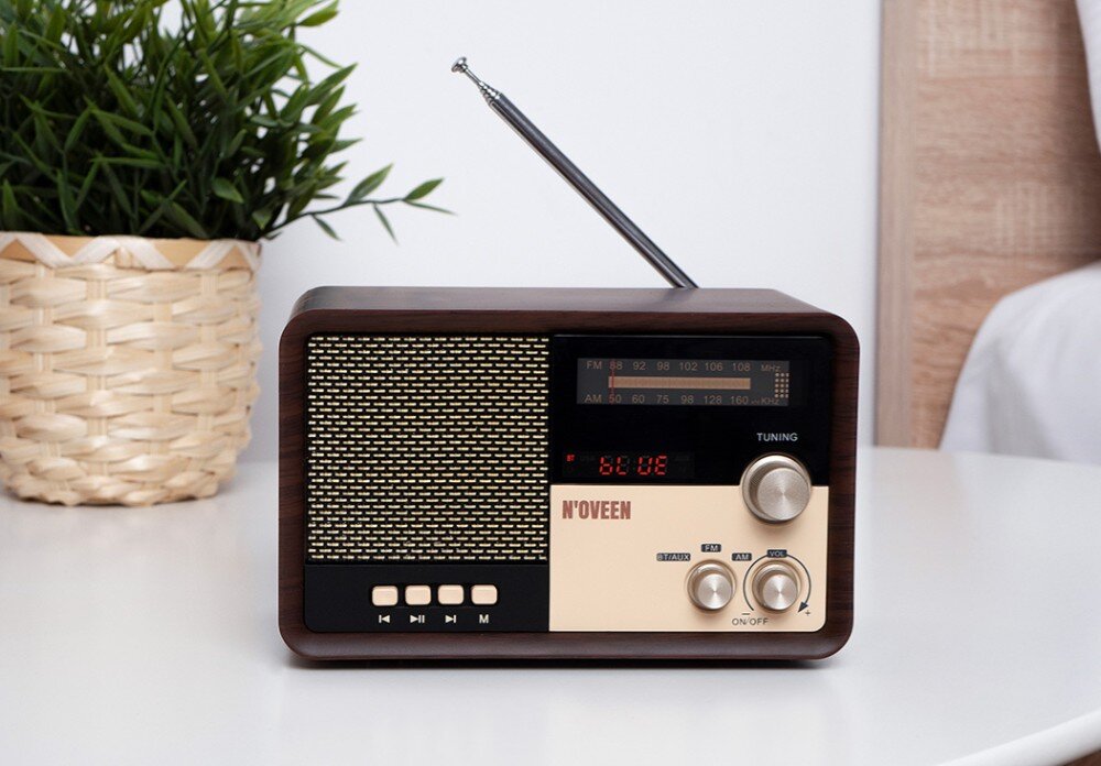 Radio NOVEEN PR951 Brązowy przeznaczenie stacje cechy