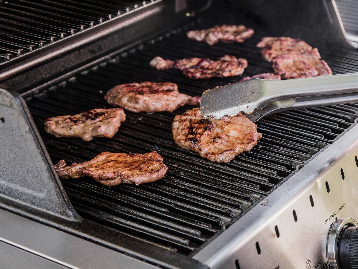 Szczypce do grilla BROIL KING Baron 64032, gotowe, grill, kuchnia, szczypce, szczypce operują potrawami na grillu