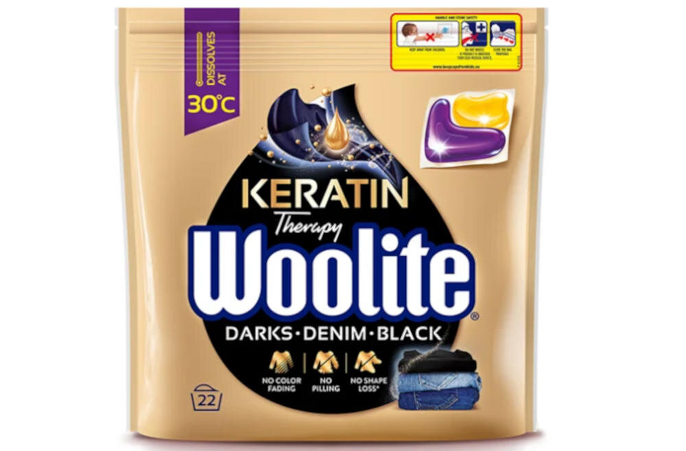 Kapsulki do prania WOOLITE z keratyną 22 sztuk skutecznie piora ochrona kolorowych ubran ochrona przed przebarwieniami blaknieciem koloru utrata ksztaltu odziezy