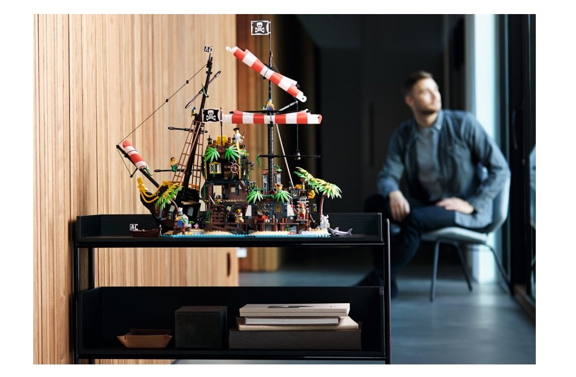 LEGO Ideas Piraci z Zatoki Barakud 21322 kreatywna zabawa prawidłowy rozwój merytoryczny dziecka klocki figurki minifigurki bez zasilania klasyczna zabawa wysoka jakość lego wielogodzinna zabawa