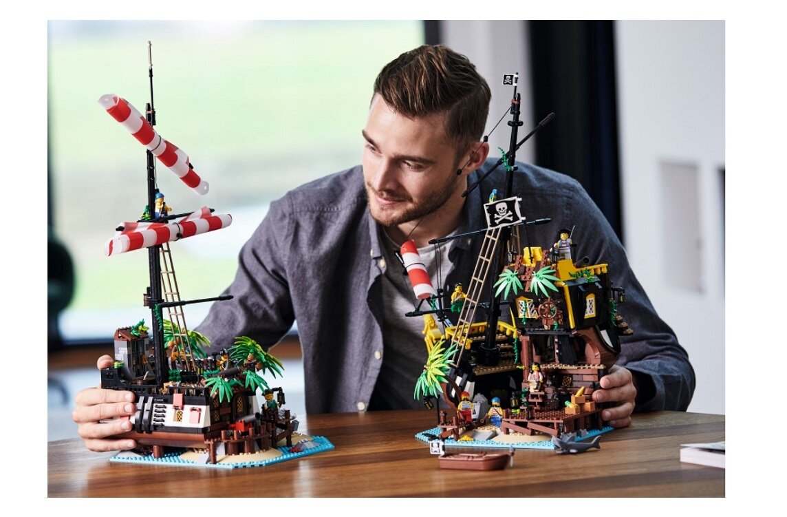 LEGO Ideas Piraci z Zatoki Barakud 21322 kreatywna zabawa prawidłowy rozwój merytoryczny dziecka klocki figurki minifigurki bez zasilania klasyczna zabawa wysoka jakość lego wielogodzinna zabawa