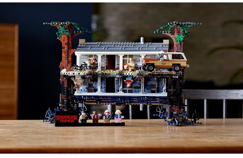 LEGO Stranger Things Druga Strona 75810 kreatywna zabawa prawidłowy rozwój merytoryczny dziecka klocki figurki minifigurki bez zasilania klasyczna zabawa wysoka jakość lego wielogodzinna zabawa 