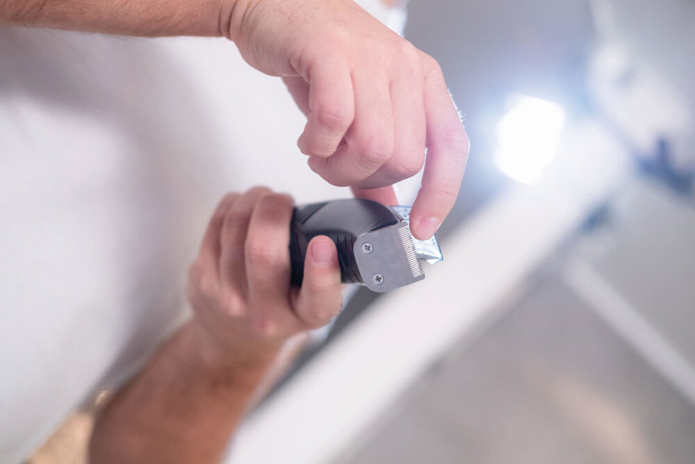 Trymer WAHL Vacuum 09870-016 parametry fizyczne czas pracy okolo 90 minut dioda LED antypozligowe tworzywo wykonanie