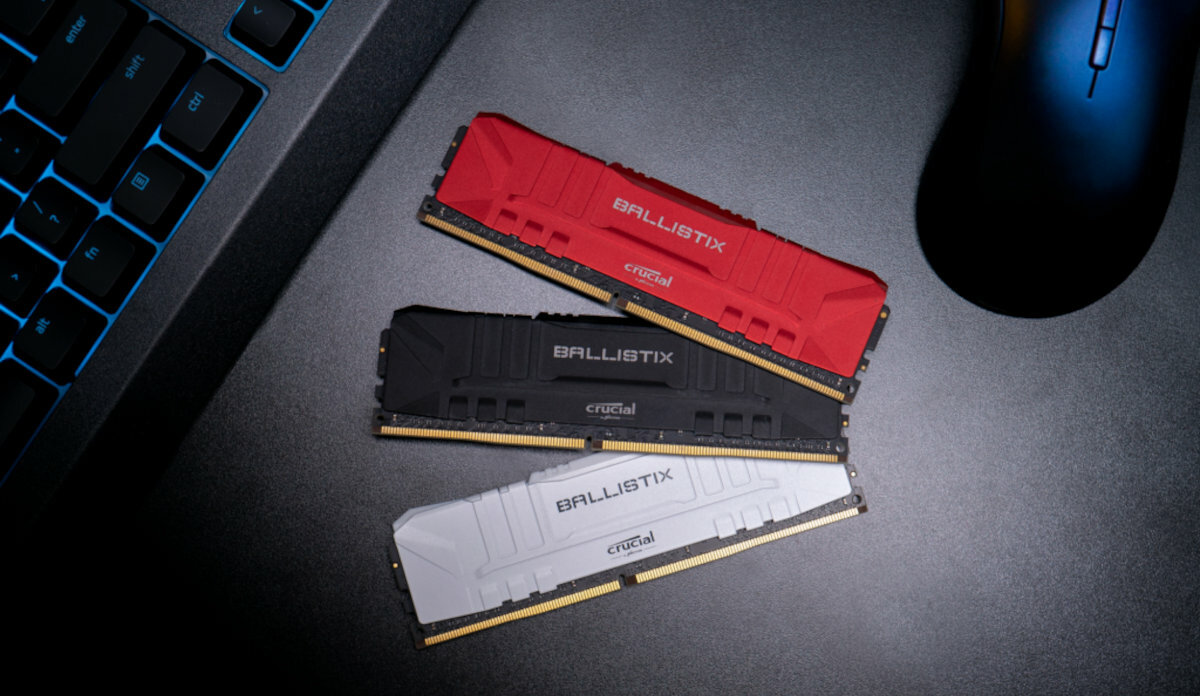 CRUCIAL-BALLISTIX-MAX-32GB-lifestyle
