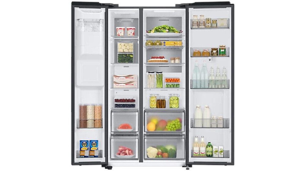 Lodówka SAMSUNG RS6HA8891B1 EF Family Hub Side by side Kostkarka przestronne wnętrze o pojemności 614 litrów technologia SpaceMax™ bogata w uretan izolację dużo przestrzeni do przechowywania szuflady półki po 3 półki po dwie szuflady przezroczyste szuflady specjalna półka na napoje