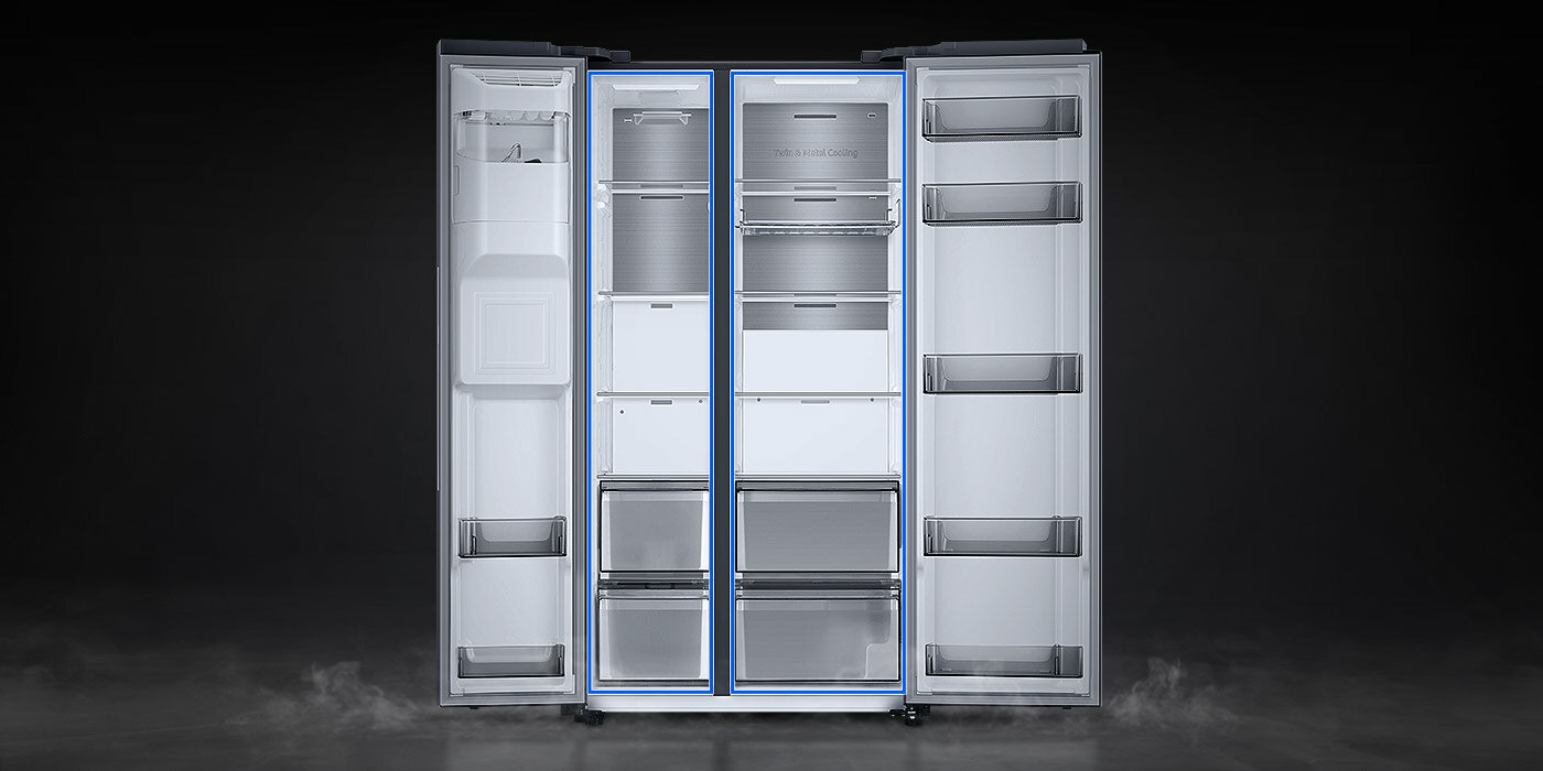 Duża otwarta i pusta lodówka Duża otwarta i pusta lodówka