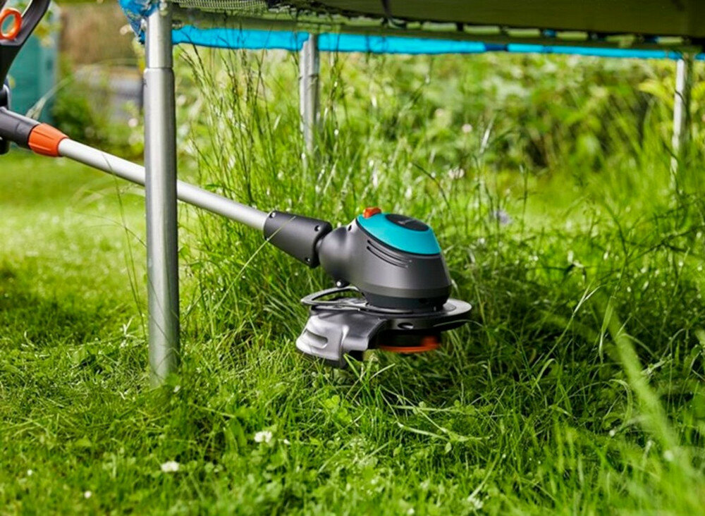 Podkaszarka elektryczna GARDENA EasyCut 450-25 głowica regulowana koszenie w trudno dostępnych miejscach