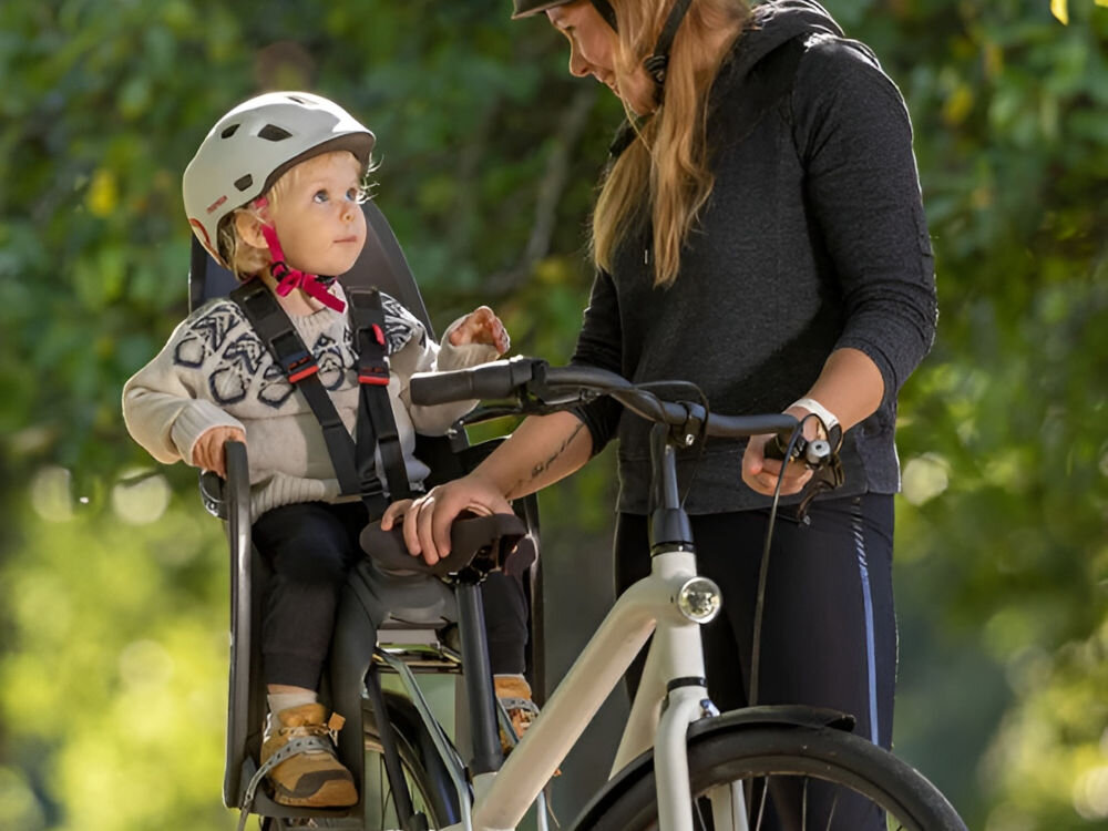 Fotelik rowerowy HAMAX Zenith Relax Adapter Czarno-szary kąt odchylenia podpórka na stopy podłokietniki oparcie wyściółka