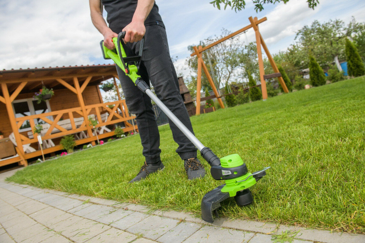 Podkaszarka akumulatorowa 4GARDEN APK2521 wyglad szerokosc robocza drazek
