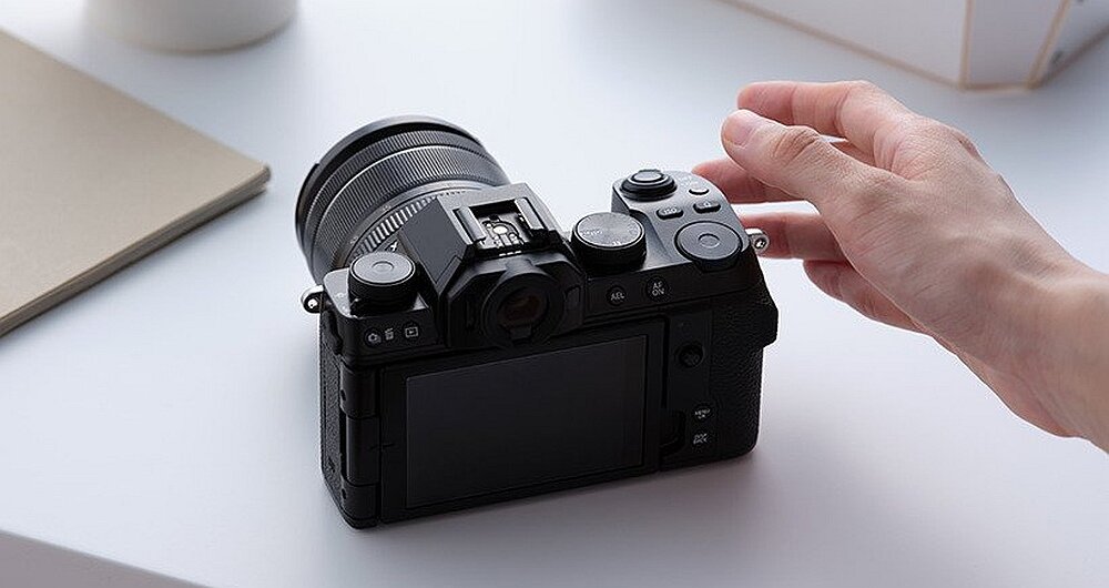 Aparat FUJIFILM X-S10 stabilny