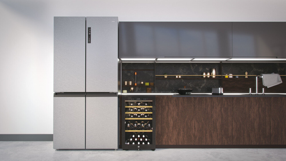 CHŁODZIARKA DO WINA HAIER HWS49GA lifestyle zabudowa front kuchnia Dla prawdziwych koneserów lodówka Jedna strefa chłodzenia kontrola intuicyjny panel Cyfrowy Zawsze pod kontrolą wyświetlacz filtr węglowy system antywibracyjny Oświetlenie LED ciepłe punktowe diody System blokowania drzwi