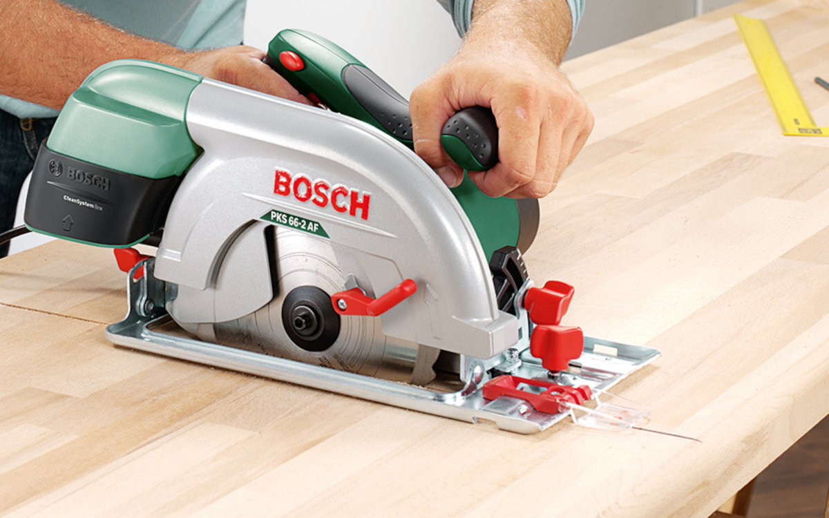 Pilarka tarczowa BOSCH PKS 66-2 AF wytrzymałość blokada włącznik