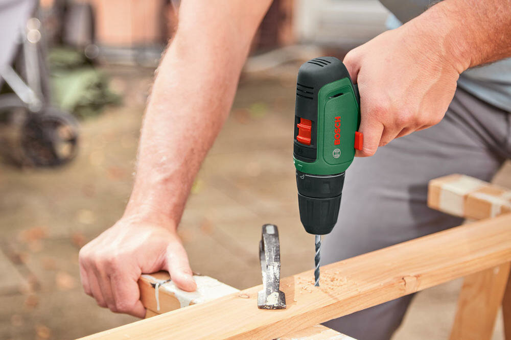 BOSCH EasyImpact 1200 06039D3104 niewielka waga szybkie rezultaty