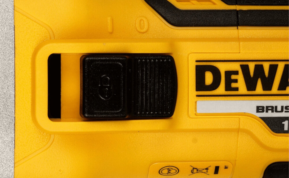 Szlifierka kątowa DEWALT DCG405P3 hamulec bezpieczeństwo