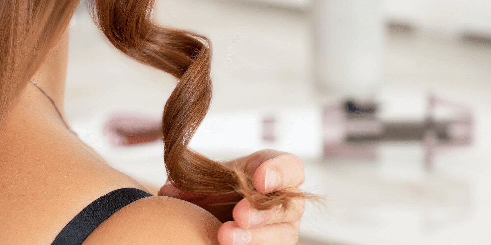 Lokówka SENCOR SHS 0900GD 26 mm Stylizacja w obu kierunkach kręcenia włosów zarówno w lewą, jak i prawą stronę fale i loki lekka konstrukcja waga