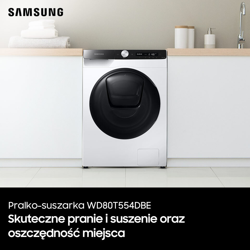 Na obrazie widoczna jest pralko-suszarka z czarnym panelem i okrągłymi drzwiami. Na dole znajduje się tekst: \'Pralko-suszarka WD80T554DBE Skuteczne pranie i suszenie oraz oszczędność miejsca\'.