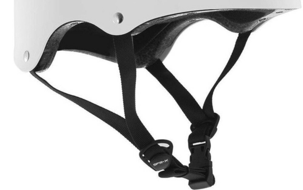 Kask SKATE ESSENTIAL S M BIAŁY pasek podbródkowy z regulacją dopasowanie do kształtu głowy