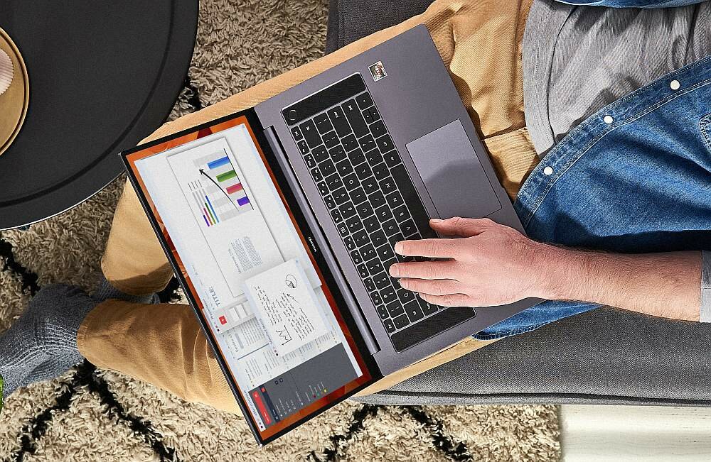 Laptop HUAWEI MateBook D16 lekki