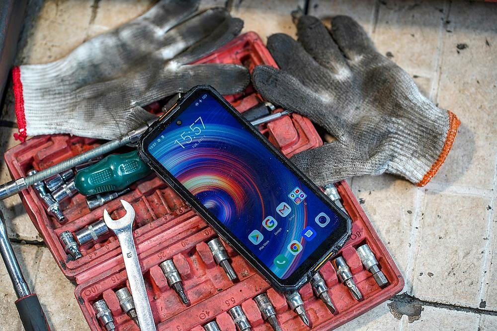 Smartfon OUKITEL WP10 ekran bateria procesor pamięć ram wydajność aparat zdjęcia system