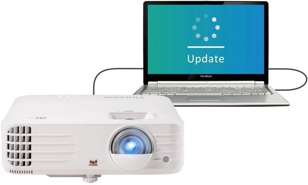 Projektor VIEWSONIC PX701-4K aktualizacja oprogramowania firmware laptop kabel USB, projektor z laptopem na białym tle