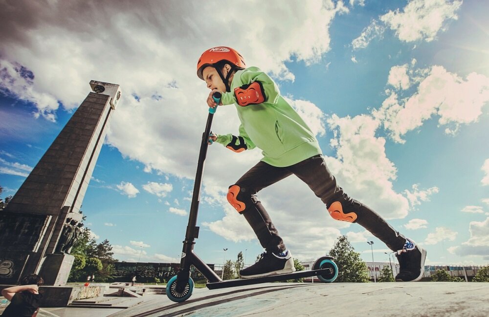 Hulajnoga SPOKEY Strike Czarno-pomarańczowy Kółka dobrej jakości