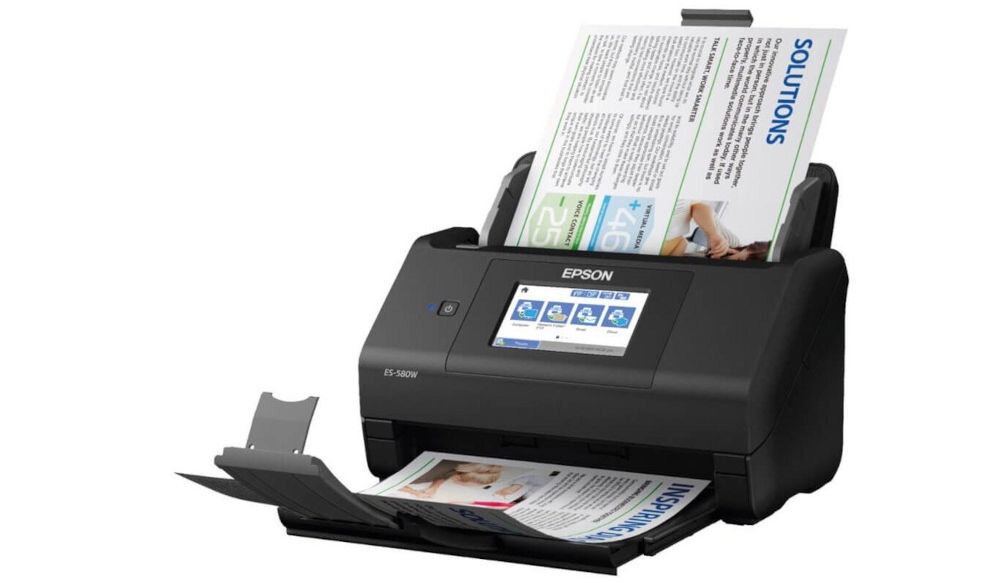 Skaner EPSON WorkForce ES-580W Wi-Fi prezentacja skanera od przodu pod kątem na białym tle z wchodzącą i wychodzącą kartką automatyczne kadrowanie korekcja skosu usuwanie tła inteligentna technologia wyraźne dokumenty