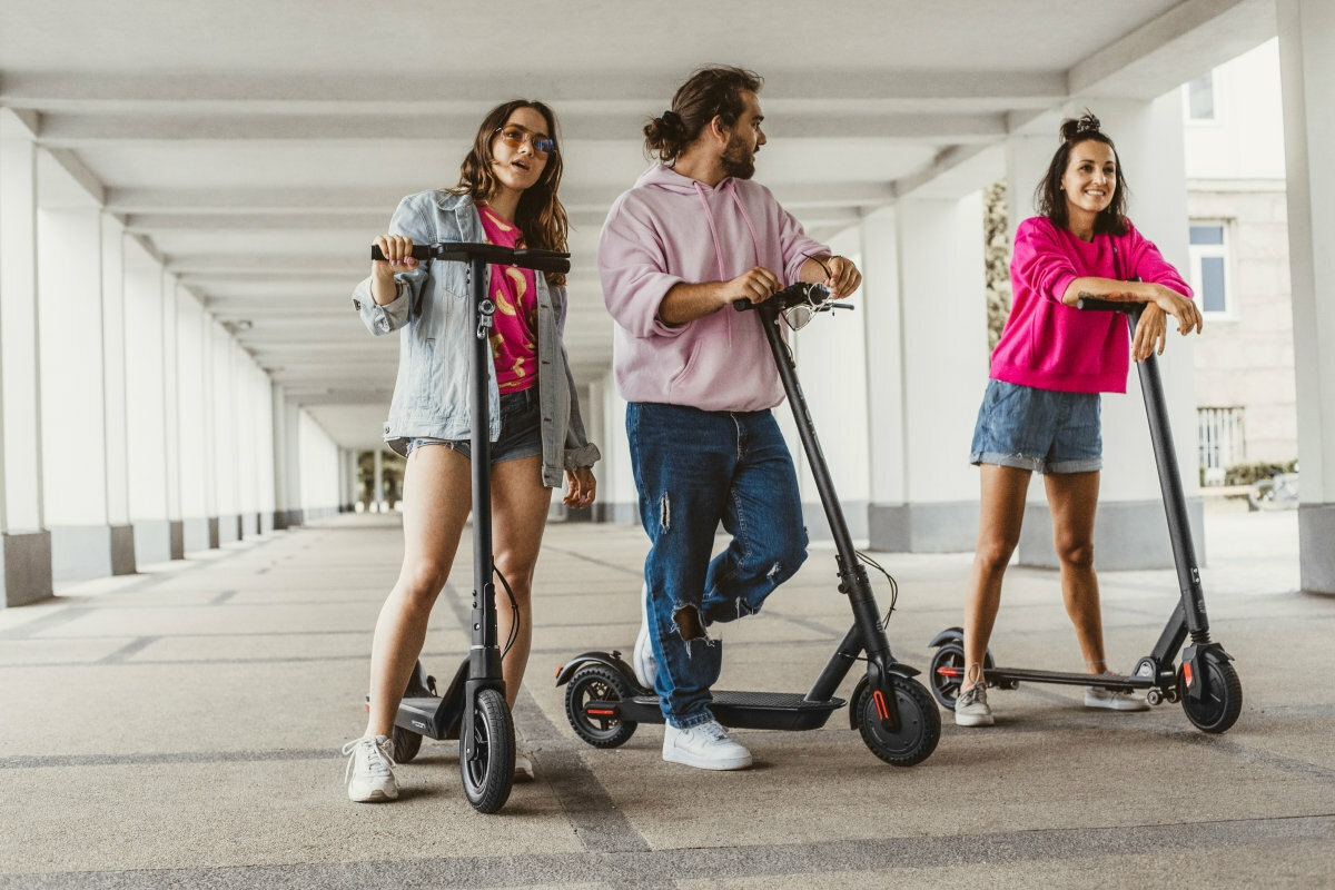 Hulajnoga elektryczna SPOKEY Aion Czarny oswietlenie stopka amortyzacja