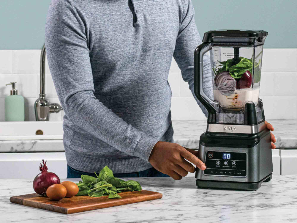 Blender kielichowy NINJA BN750EU + 1 bidon w komplecie ostrza Pro Extractor pojemnosc