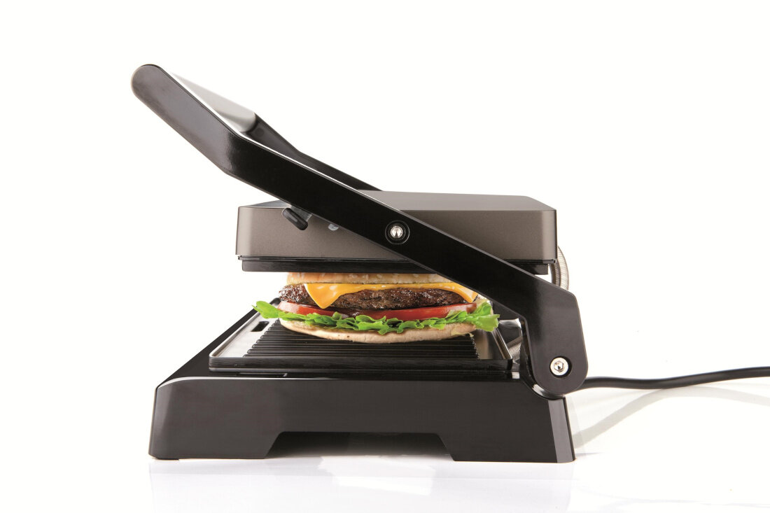 Grill elektryczny BLACK&DECKER BXGR1000E szybko i wydajnie duza moc 1000W dwie duze plyty wymiary grillowania powierzchnia dwie kanapki jednoczesnie lub jedna duza