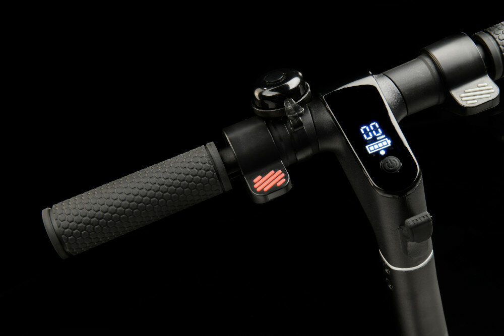 Hulajnoga elektryczna LAMBORGHINI AL1 Czarny wyswietlacz wielkosc przekatna