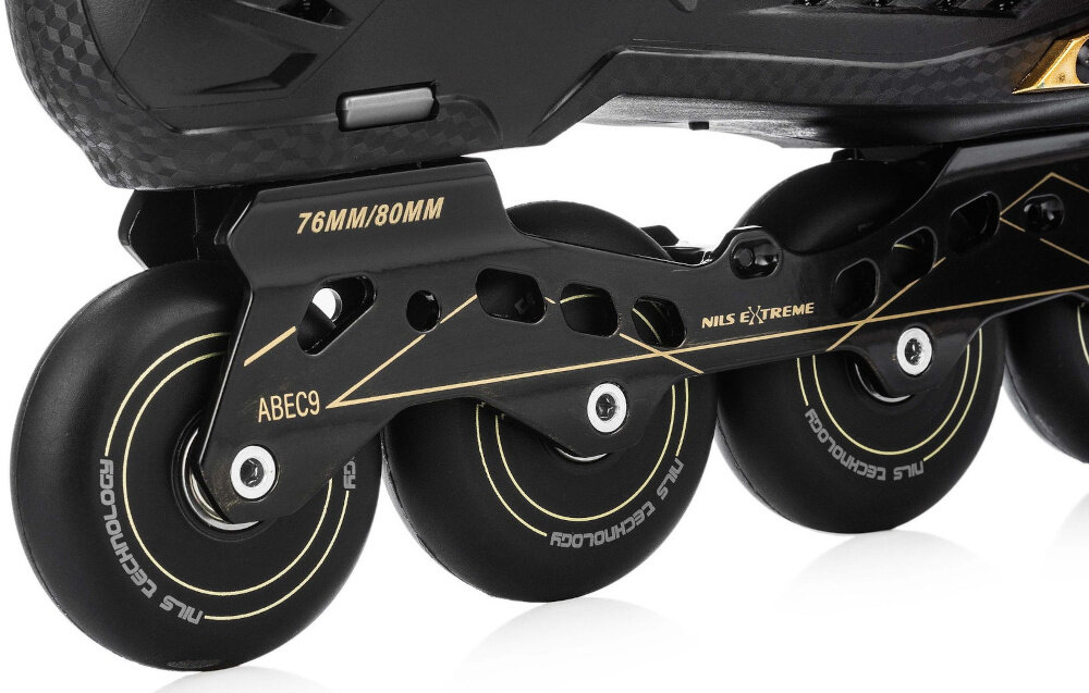 Łyżworolki NILS EXTREME NA20002 rozmiar 40 miekkie kolka z materialu PU twardosc 85A srednica 76 mm kolka zewnetrzne 80 mm kolka srodkowe bardzo dobra przyczepnosc do podloza skuteczne tlumienie drgan wygoda bezpieczenstwo wysokiej jakosci lozyska ABEC-9 odporne na zuzycie