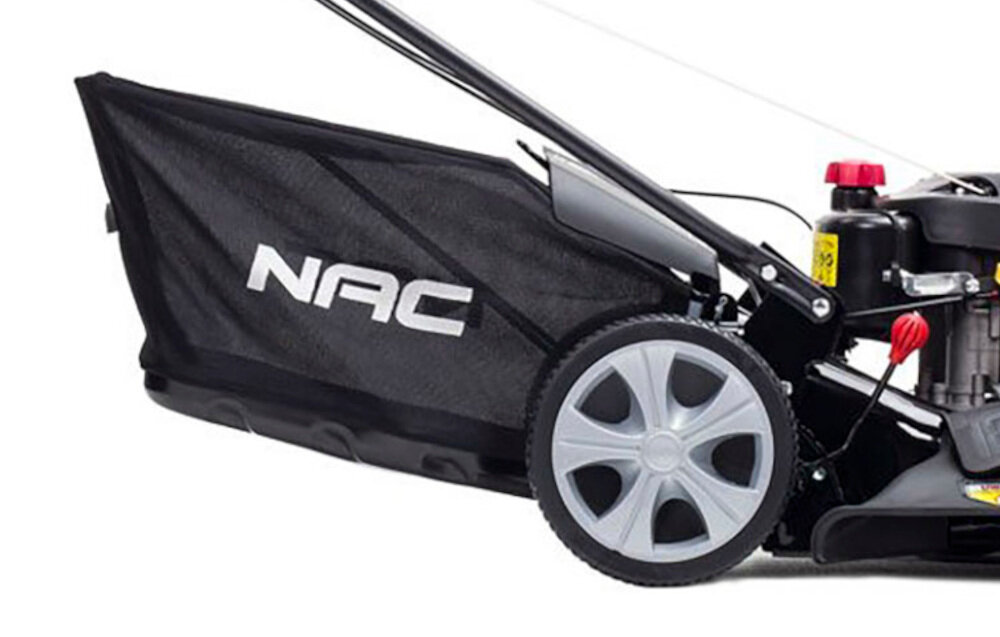 Kosiarka spalinowa NAC LS46-146-HS-NG z napędem kosz 60 l pojemności aerodynamiczne prowadzenie powietrza duży otwór preferowanej wysokości trawy 25-75 cm centralnej regulacja mechanizm sprężynowy 7-stopniowej skali