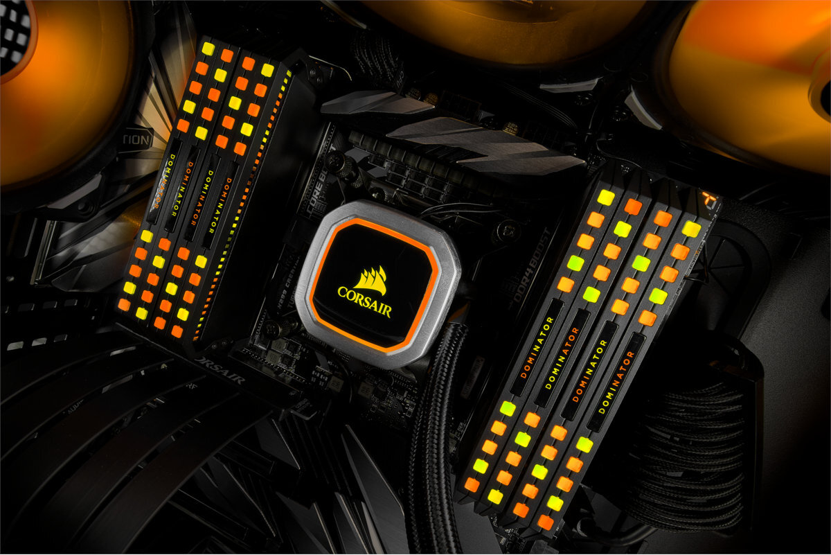 CORSAIR-DOMINATOR-PLATINUM-RGB-16GB-3200MHz-lifestyle