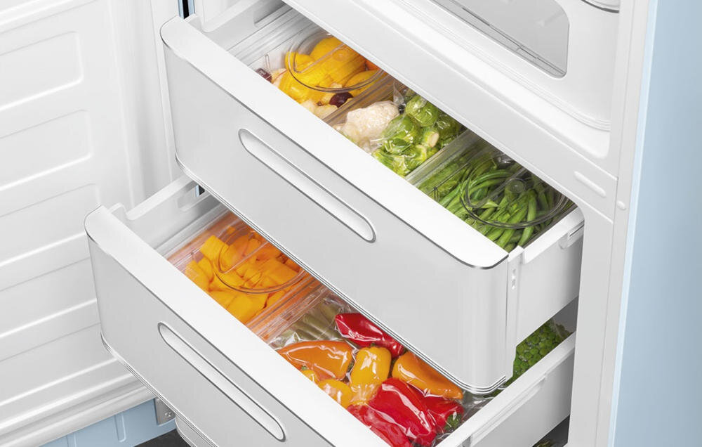 SMEG FAB32LPB5 lodówka statyczna zamrażarka druciana półka multiflow funkcja równomierne chłodzenie wnętrze zimne powietrze