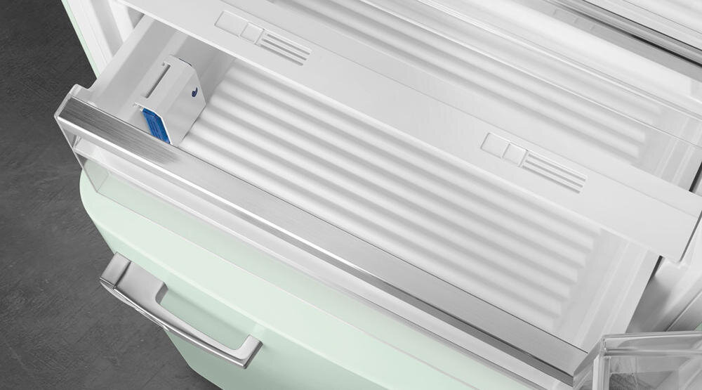 SMEG FAB38LCR5 szuflady lodówka organizacja wysuwane ślizgowe prowadnice szkło przechowywanie owoce warzywa