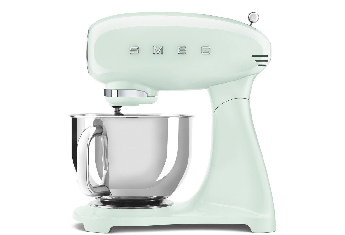 Robot kuchenny planetarny SMEG 50's Style SMF03PGEU 800W design tło prezentacja wizualizacja Wszechstronność i styl w kuchni