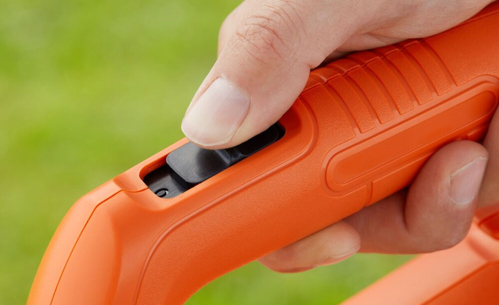 Dmuchawa do liści BLACK&DECKER BCBL200B-XJ akumulatorowa wydajnosc 10,1 m³/min predkosc wydmuchu 140 km/h dwa ustawienia predkosci