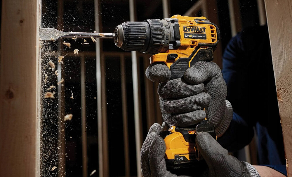 Zestaw Combo DEWALT DCK212D2T-QW wiertarko-wkrętarka DCD701 15-stopniowe sprzęgło zmienna prędkość lewe obroty dioda LED elektroniczny hamulec silnika