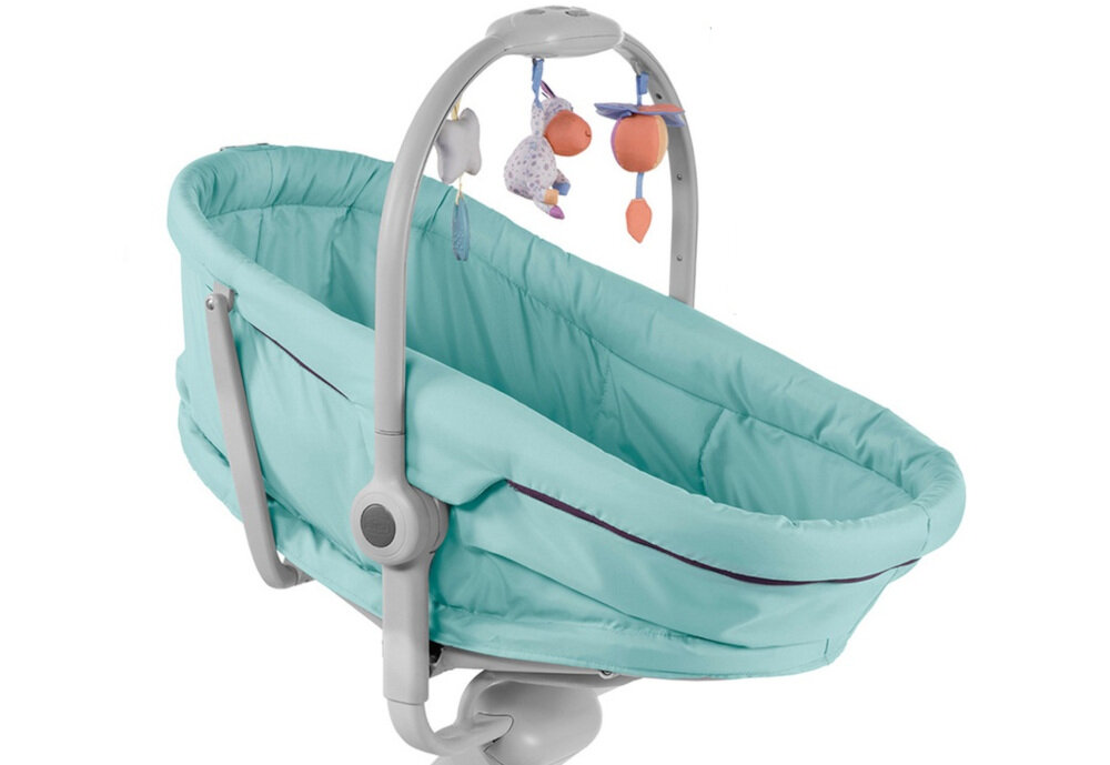 Łóżeczko CHICCO BabyHug Aquarelle Elektroniczny panel z zabawkami rozwój zmysły efekty świetlne sześć kołysanek trzy miękkie zabawki