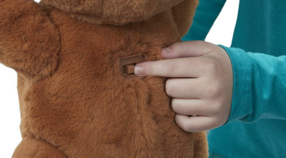 HASBRO-MASKOTKA-NIEDZWIADEK przycisk wyłączanie odpoczynek miś