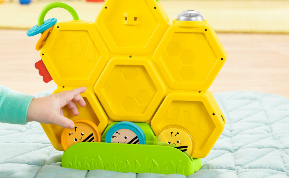 FISHER-PRICE-PSZCZOLKA-GJW27 wymiary kolorystyka dziecko praca pszczoły ul zmysły schowek