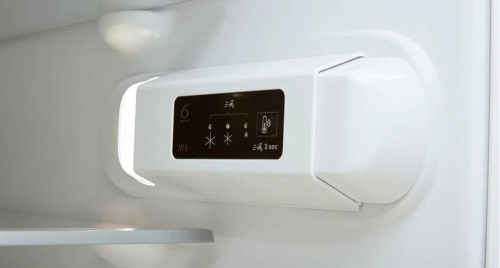LODÓWKA WHIRLPOOL W5721EOX2 sterowanie elektroniczne ustawienia temperatura panel elektroniczny