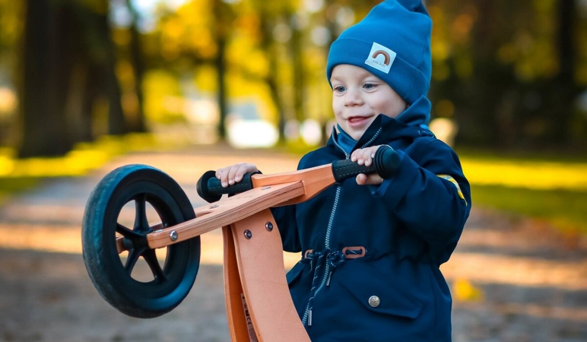 Jeździk MILLY MALLY Look Dark Natural 2w1 Znakomicie przygotuje Wasze dziecko do samodzielnej jazdy Lekki, kompaktowy i wygodny w transporcie